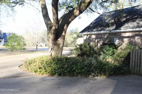 Exterior - 4444 Christopher St, Moss Point, MS 39563 photo 4 of 6