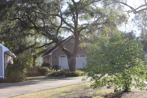 Exterior - 4444 Christopher St, Moss Point, MS 39563 photo 2 of 6