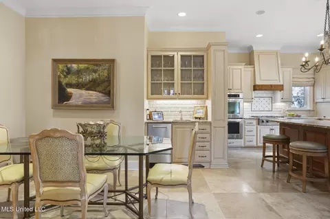 Dining - 114 Meadowbrook N, Jackson, MS 39211 photo 5 of 6