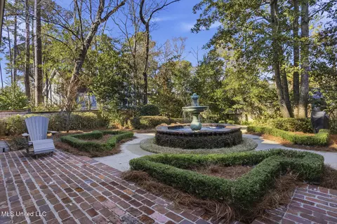Exterior - 114 Meadowbrook N, Jackson, MS 39211 photo 5 of 10