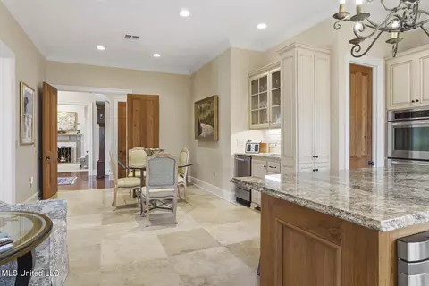 Dining - 114 Meadowbrook N, Jackson, MS 39211 photo 6 of 6