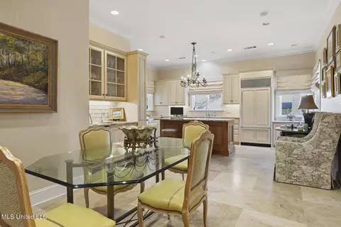 Dining - 114 Meadowbrook N, Jackson, MS 39211 photo 4 of 6