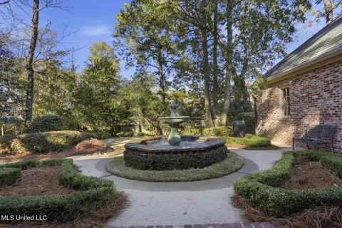 Exterior - 114 Meadowbrook N, Jackson, MS 39211 photo 7 of 10