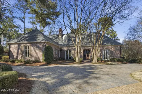 114 Meadowbrook N, Jackson, MS 39211