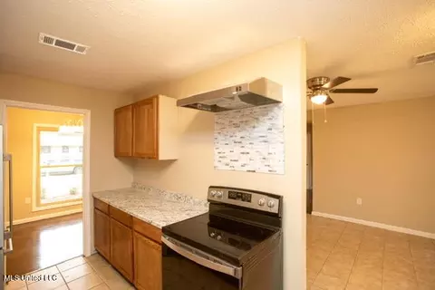 Kitchen - 3725 Thomas Jefferson Rd, Jackson, MS 39213 photo 1 of 2