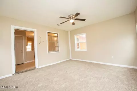 Living - 3725 Thomas Jefferson Rd, Jackson, MS 39213 photo 2 of 2
