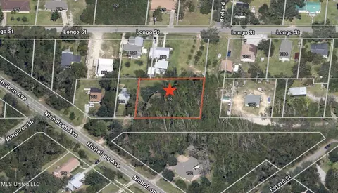 706 Nicholson Ave, Waveland, MS 39576
