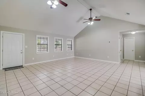 Living - 20273 Landon Rd, Gulfport, MS 39503 photo 2 of 4