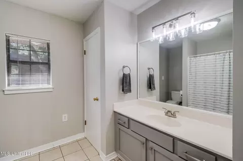 Bath - 20273 Landon Rd, Gulfport, MS 39503 photo 2 of 3