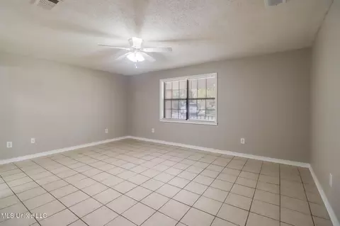 Living - 20273 Landon Rd, Gulfport, MS 39503 photo 4 of 4