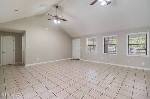 Living - 20273 Landon Rd, Gulfport, MS 39503 photo 3 of 4