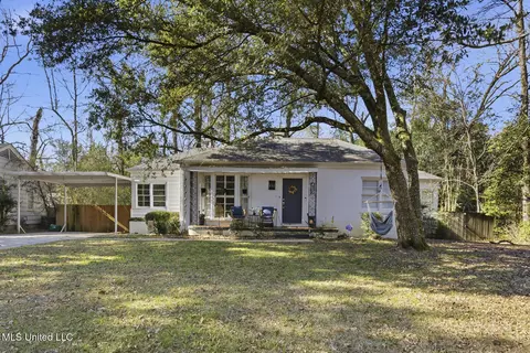 4023 Robin Dr, Jackson, MS 39206