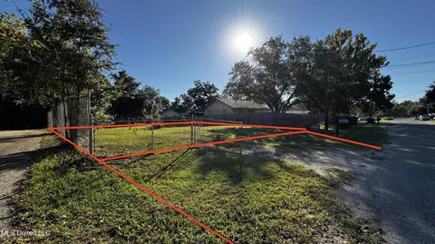 1424 Jo Ellen Cir, Gulfport, MS 39501