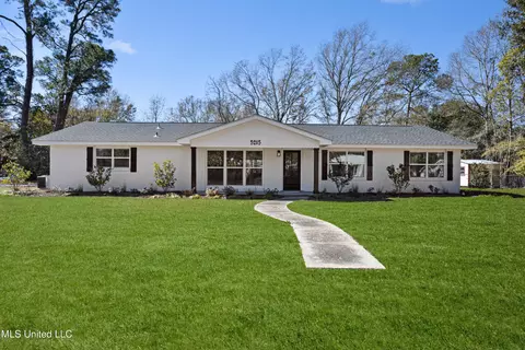 5215 Washington Ave, Gulfport, MS 39507