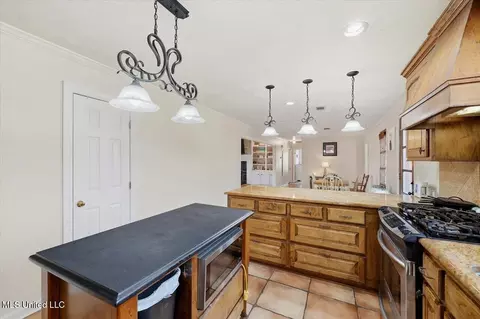 Kitchen - 111 Corley Cir, Brandon, MS 39042 photo 4 of 4