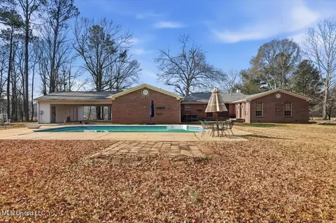 Exterior - 111 Corley Cir, Brandon, MS 39042 photo 5 of 8