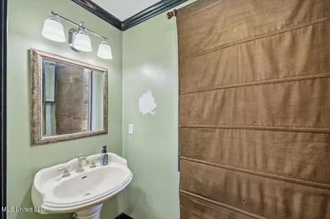 Bath - 111 Corley Cir, Brandon, MS 39042 photo 6 of 6