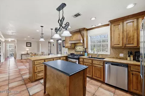 Kitchen - 111 Corley Cir, Brandon, MS 39042 photo 3 of 4