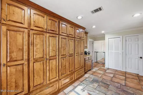 Entry Way - 111 Corley Cir, Brandon, MS 39042 photo 2 of 2