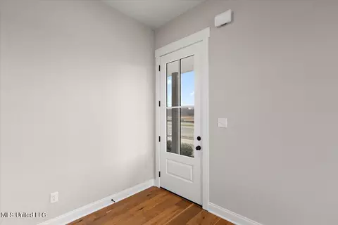 Entry Way - 526 Bolivar Dr, Nesbit, MS 38651 photo 1 of 2