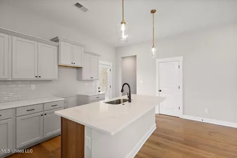 Kitchen - 526 Bolivar Dr, Nesbit, MS 38651 photo 2 of 2