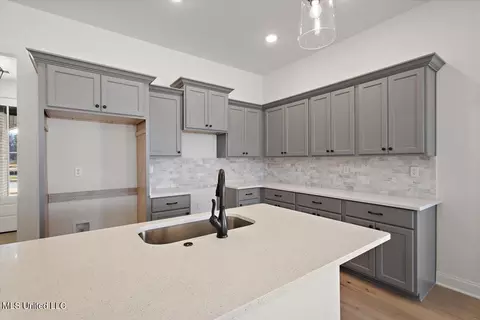 Kitchen - 514 Bolivar Dr, Nesbit, MS 38651 photo 1 of 1