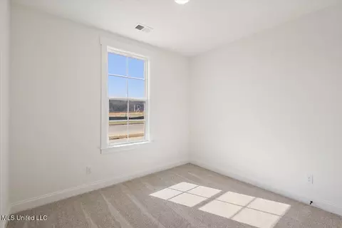 Bedroom - 514 Bolivar Dr, Nesbit, MS 38651 photo 2 of 7