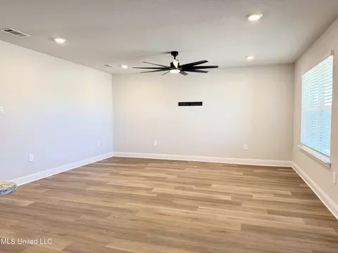Living - 196 Mill Ct, Lucedale, MS 39452 photo 5 of 5