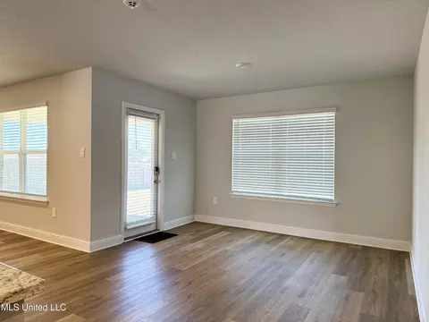 Living - 196 Mill Ct, Lucedale, MS 39452 photo 2 of 5
