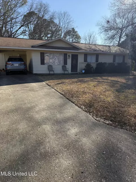 921 Woodville Dr, Jackson, MS 39212