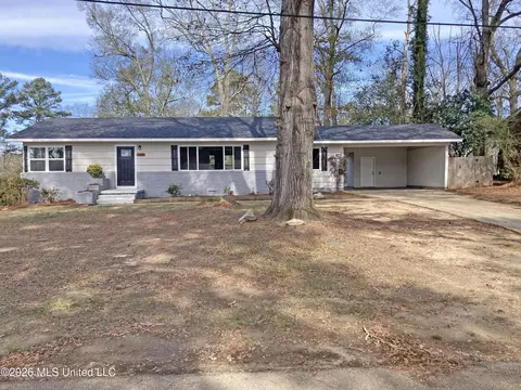264 Shady Cir, Jackson, MS 39204