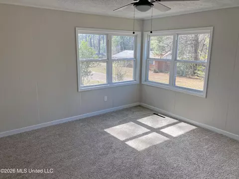 Living - 264 Shady Cir, Jackson, MS 39204 photo 1 of 2