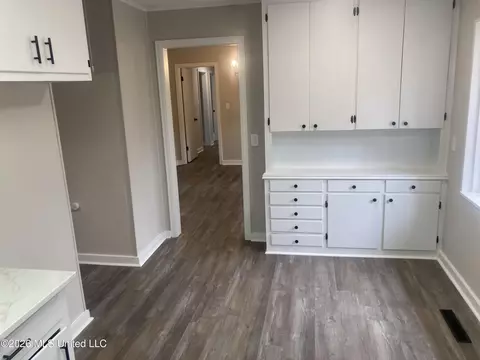 Entry Way - 264 Shady Cir, Jackson, MS 39204 photo 2 of 2