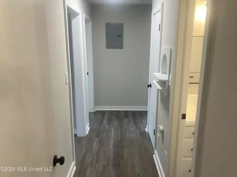Entry Way - 264 Shady Cir, Jackson, MS 39204 photo 1 of 2
