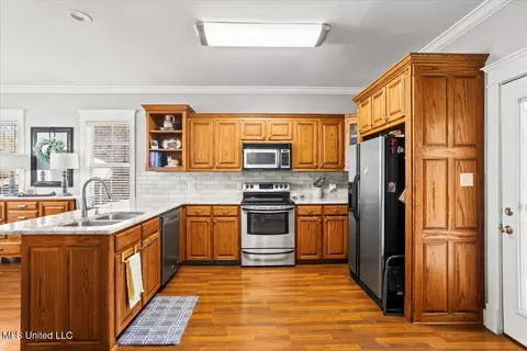 Kitchen - 108 Pointe Dr, Summit, MS 39666 photo 2 of 3