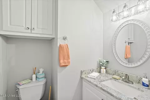 Bath - 108 Pointe Dr, Summit, MS 39666 photo 3 of 4