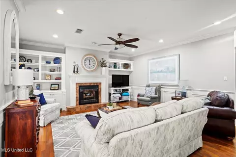 Living - 108 Pointe Dr, Summit, MS 39666 photo 1 of 1