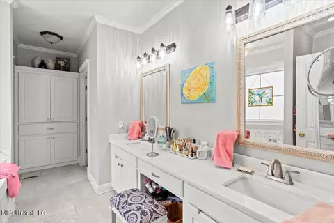 Bath - 108 Pointe Dr, Summit, MS 39666 photo 1 of 4
