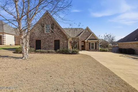 204 Village Pl, Pearl, MS 39208