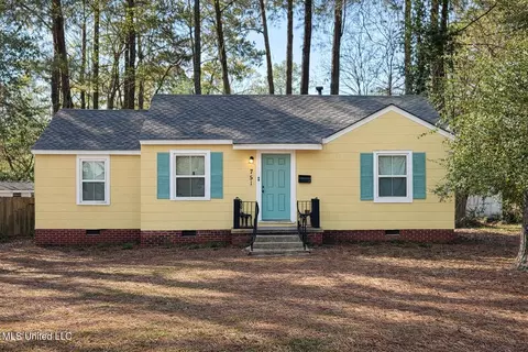751 Woodbury Rd, Jackson, MS 39206