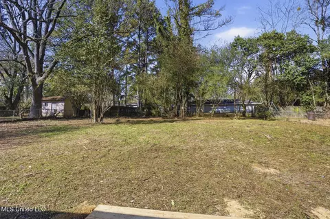 Exterior - 1062 Westway St, Jackson, MS 39212 photo 4 of 4