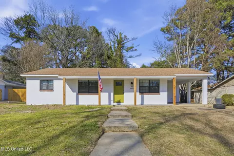 Exterior - 1062 Westway St, Jackson, MS 39212 photo 2 of 4