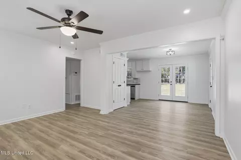 Living - 1062 Westway St, Jackson, MS 39212 photo 1 of 3
