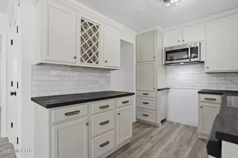 Kitchen - 1062 Westway St, Jackson, MS 39212 photo 3 of 4