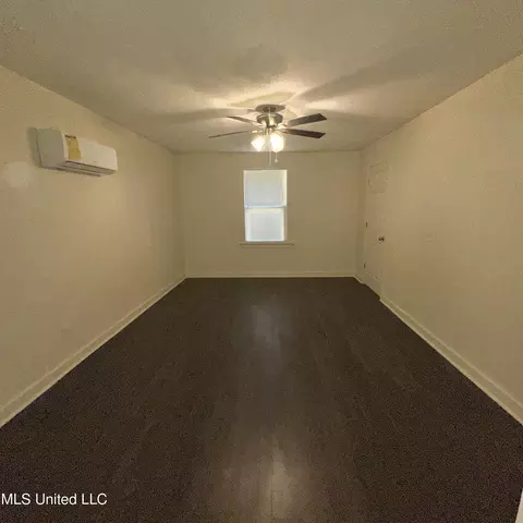 Living - 359 Cummins St, Jackson, MS 39204 photo 4 of 4