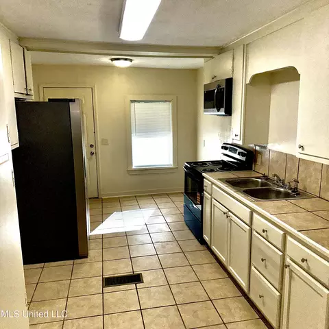 Kitchen - 359 Cummins St, Jackson, MS 39204 photo 1 of 10