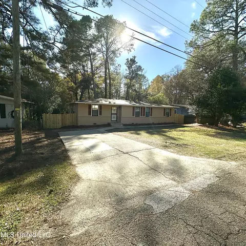 Exterior - 359 Cummins St, Jackson, MS 39204 photo 2 of 5