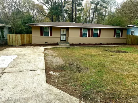 359 Cummins St, Jackson, MS 39204