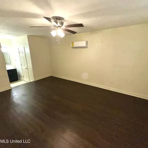 Living - 359 Cummins St, Jackson, MS 39204 photo 3 of 4