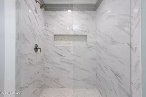Bath - 169 Shenandoah Dr, Florence, MS 39073 photo 2 of 3